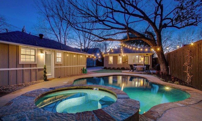 Kessler House | Tastefully decorated home W/Pool & Spa