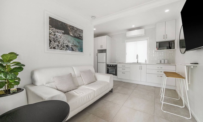 Crescent Head Apartment | Tastefully Renovated 1 Bedroom Unit