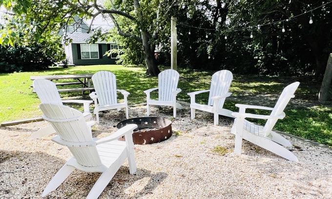 Cape Charles Cottage | Tastefully Renovated Cottage 2.5 Blocks to the Beach