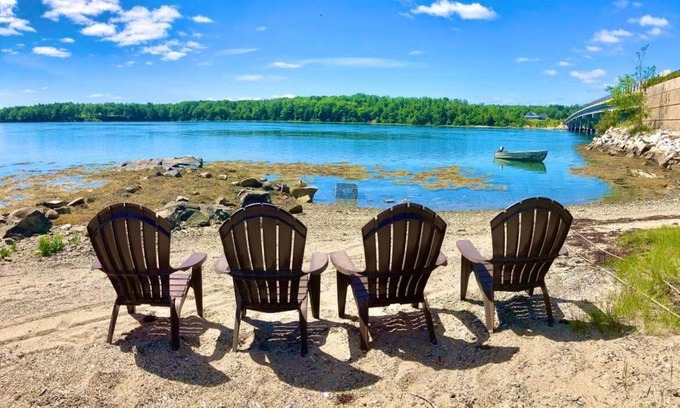 Sullivan Cottage | Taunton Bay Cottage - Affordable Oceanfront - Perfect for couples getaway!