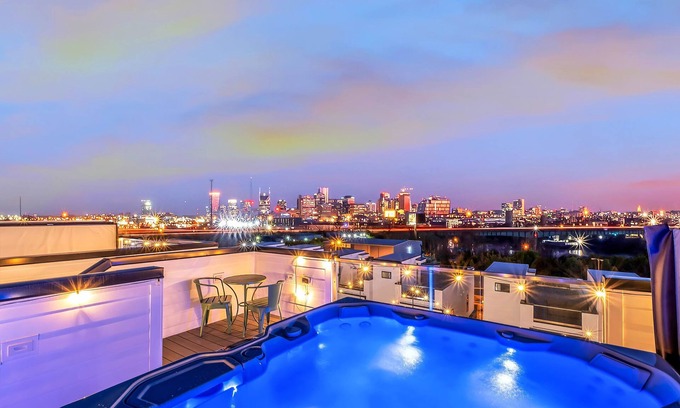 Katie Hill Neighborhood House | Taylor Swift Themed Rooftops Hot Tub Views