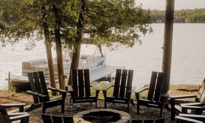 Mayfield Cabin | TC Lake House w/Hot Tub, Pontoon, & Game Room!