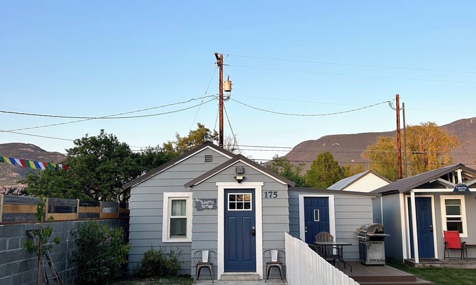 Columbia Falls Cottage | Teakettle Kottage
