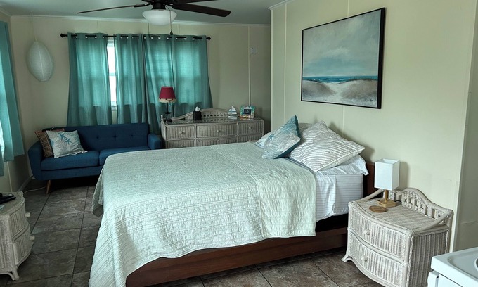 Jensen Beach Cottage | TEAL TOMORROW at Pelican's Rest