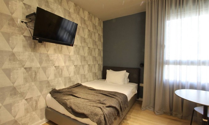 Tel Aviv Apartment | Tel Aviv Uni Chic Studio C707