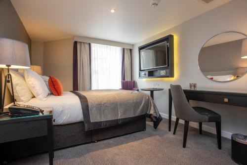 Newington Hotel | Ten Hill Place