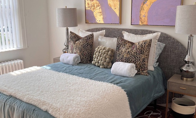 North Bergen Apartment | Ten minutes from NYC, MetLife,American dream and so much more.