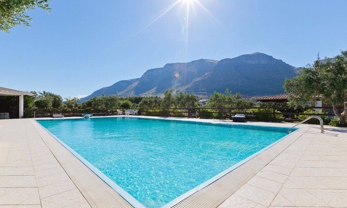 Castellammare del Golfo Villa | Tenuta Aversa - Farmhouse with swimming pool in Castellammare del Golfo, Sicily