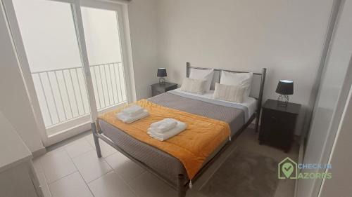 Angra do Heroismo Apartment | Terraço e vista deslumbrante no centro de Angra
