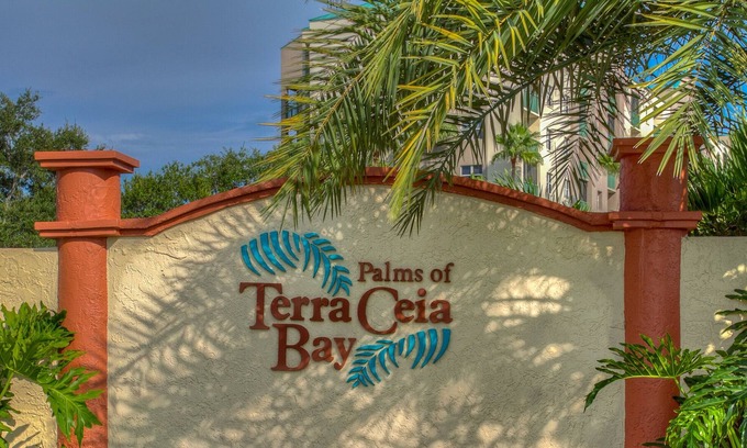 Palmetto Condo | Terra Ceia Sun Kissed