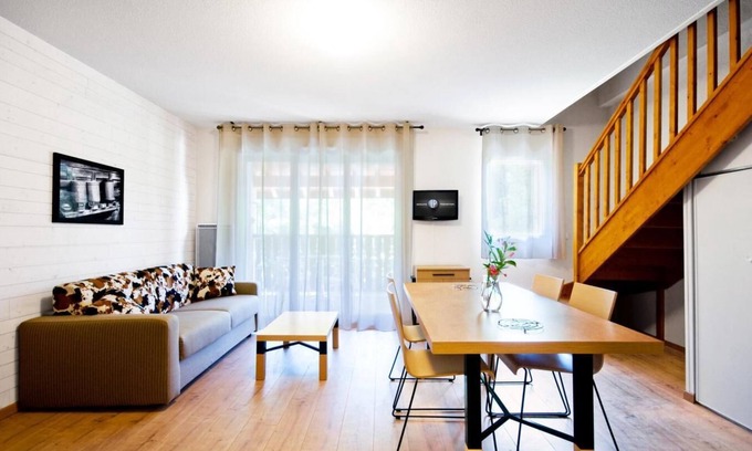 Ax-les-Thermes Apartment | Terrace, balcony, parking, tv, ski locker, 34m², Ax-Les-Thermes