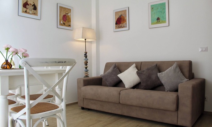 Bordighera Apartment | Terrace: surrounded by greenery, with large terrace overlooking the sea and private parking space,