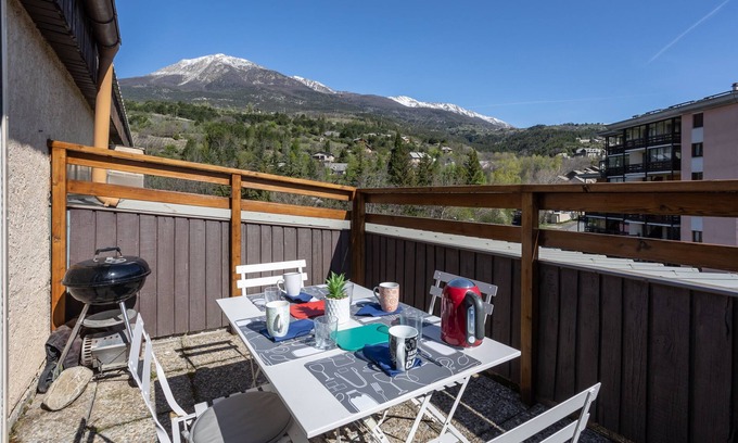 Embrun Apartment | Terrasse des Lupins - Studio Apartment, Sleeps 4