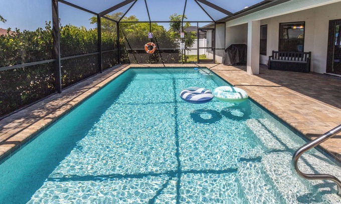 Cape Coral House | Terrific 4-bedroom house with heated pool in Cape Coral