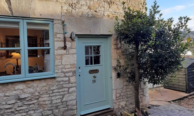 Tetbury House | Tetbury Centre Market Place | Cottage + Parking