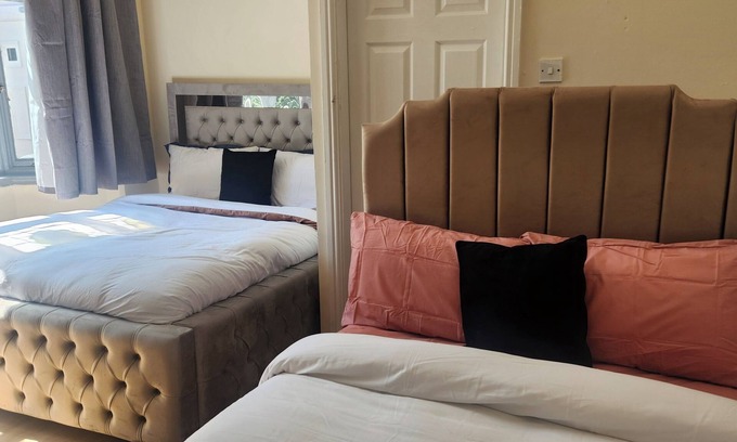 Wolverhampton Apartment | Tettenhall Road Retreat - Modern Apartment