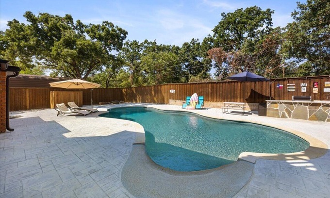 South Arlington House | Texas Country Oasis - Pool, Game Room & Near Stockyards & Arlington