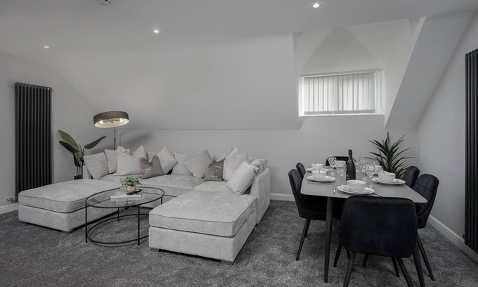 Blackpool Town Center Apartment | The 1878 Apartment 3