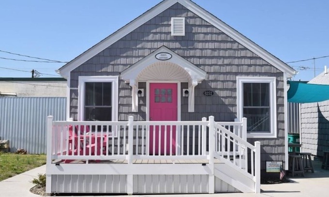Chincoteague Cottage | The 3 Sisters - Fern's Cottage