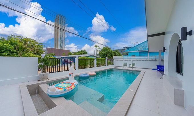Na Kluea Villa | The 38 Pool Villas Pattaya