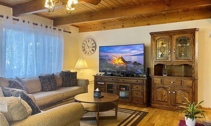 Mi-Wuk Village Cabin | The 4 bedroom, EV charger Celestial Home near Pinecrest lake.