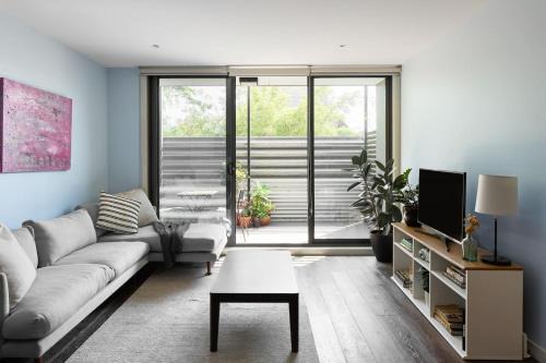 Abbotsford Apartment | The Abby - Contemporary Inner-city Convenience