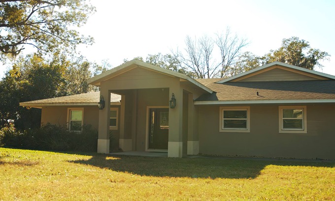 Groveland House | The Airy Retreat