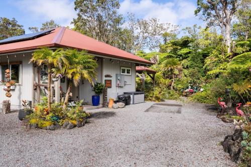 Volcano House | The Alala at Stained Glass Cottages