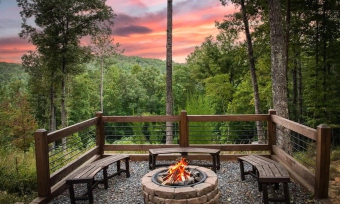 Blue Ridge House | The Americana - Stunning Mountainside Retreat!