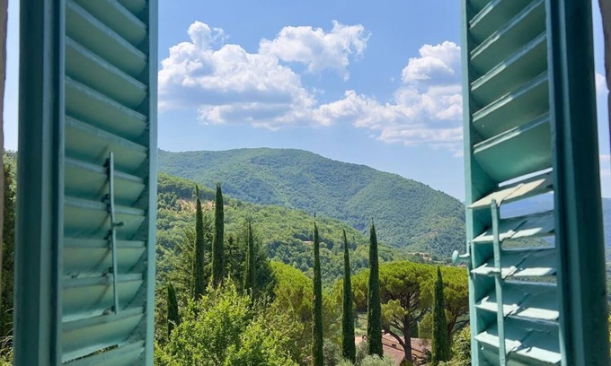 Londa Villa | The Ancient Farmhouse in Caiano – a dive into history, books, nature.