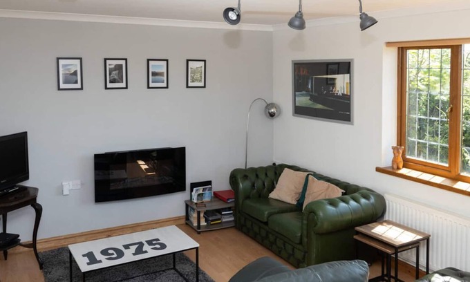Bishopston Apartment | The Annexe At 53 in the beautiful Swansea