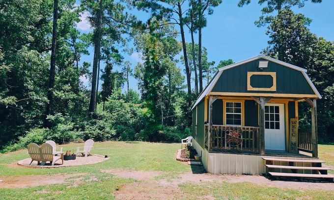 Leblanc Cottage | The Antler Nook - tiny home on 30 peaceful acres!