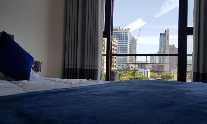 Kollupitiya Apartment | The Apartments by Lanka Vacations
