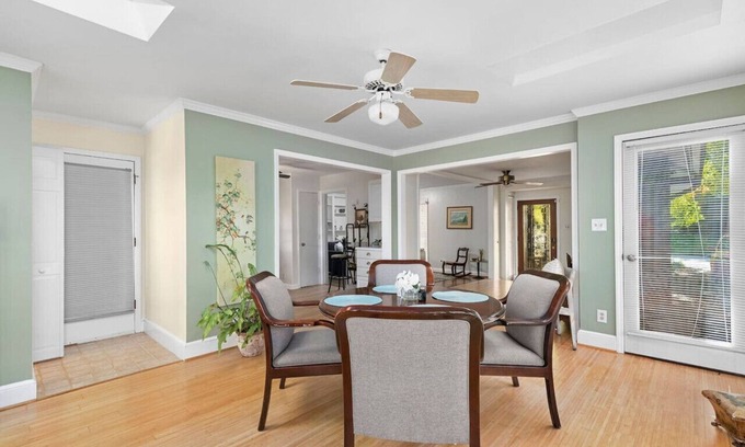 Green Valley House | The Artist…Bright & Relaxing Entire Home sleeps 5