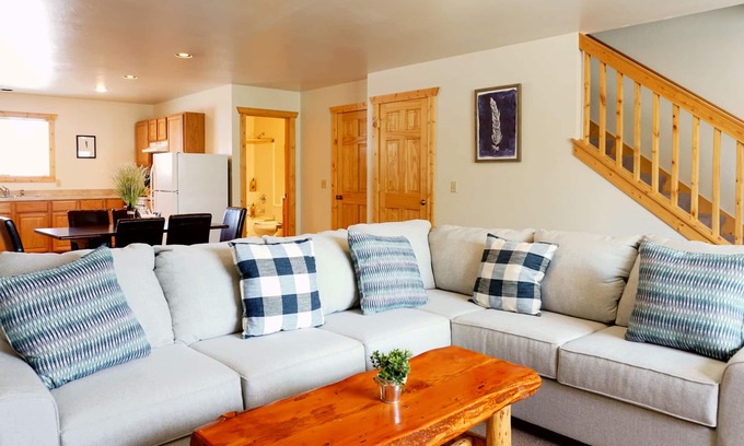 West Yellowstone Condo | The Aspen - Comfortable Family Condo, just two minutes to Yellowstone
