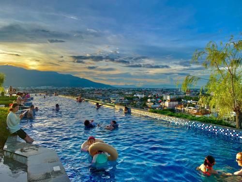 Chang Khlan Apartment | The Astra Sky River 100sqm 3bedrooms 2bathroom Infinity Pool Community