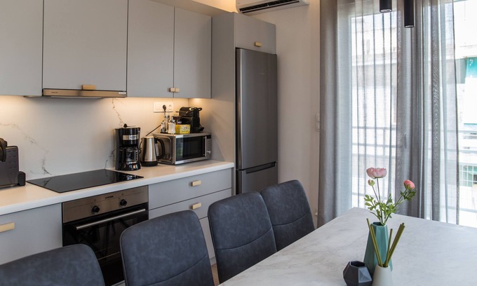 Petralona Apartment | The Athens Life