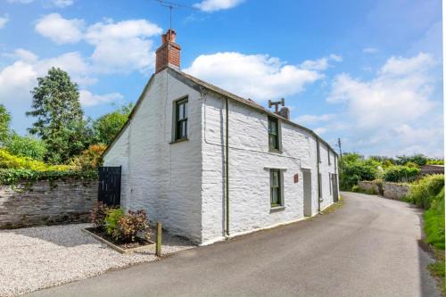 St Teath House | The Aviaries