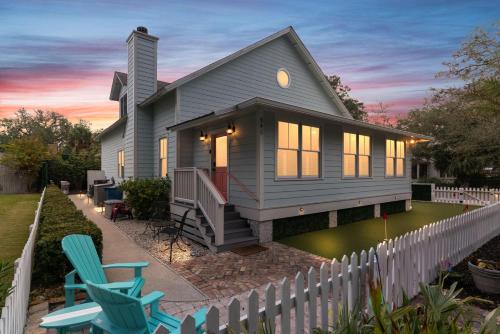 Saint Simons Island House | The B.E.A.C.H. House. - 540 Magnolia Ave