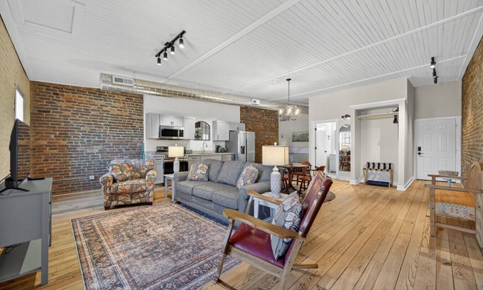 Fayetteville Apartment | The Balcony Loft | DWTN LXRY LOFT