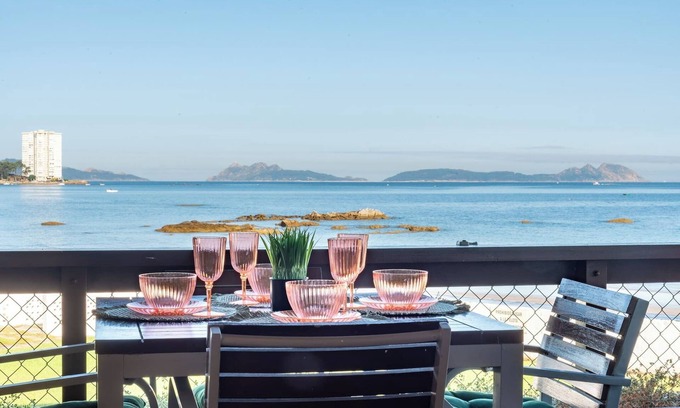 Vigo Apartment | The balcony of cies