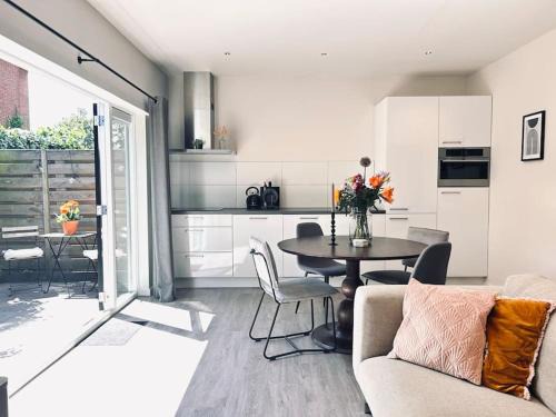 Limmen Apartment | The Bank's Lodge by ZILT