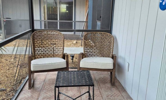 Truckland House | The Beach by SWFL-Villas, cozy2-bedroom town house in Fort Myers with pool