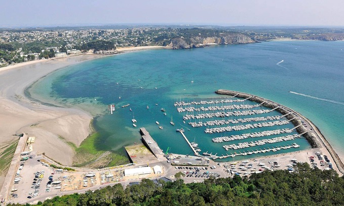 Morgat House | -The beach on foot -