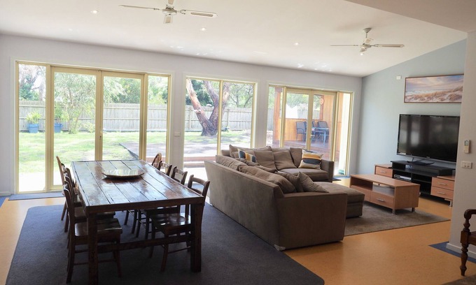 Inverloch House | The Beachcomber , Linen Supplied, We are Not Pet Friendly Any More .