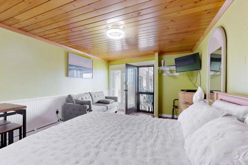 Old Orchard Beach Hotel | The Beachfront 7