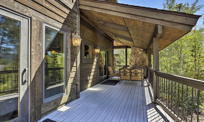 The Reserve House | 'The Bells': Luxe Lodge w/ Game Room & Deck!