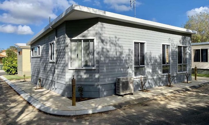 Broadwater Ski Chalet | The Best Beach Cabin
