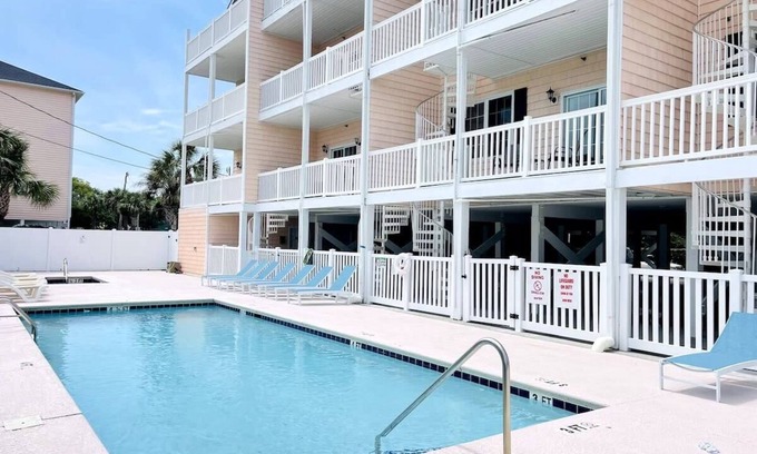 Atlantic Beach Apartment | The best location, Wonderful Ocean View 7BR+pool