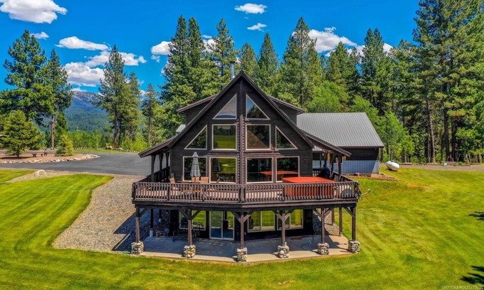 McCall Cabin | The Best McCall Has to Offer! One of a Kind Cabin - 5 bedrooms Available